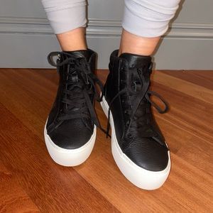 UGG Women's Olli Sneaker (never been worn)